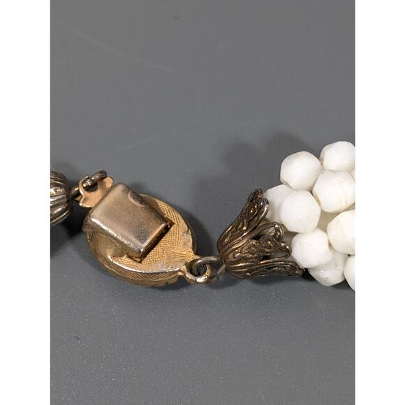 Vintage White Glass Faceted bead Multi Strand Layered Statement Neckalce 22" - Picture 10 of 14